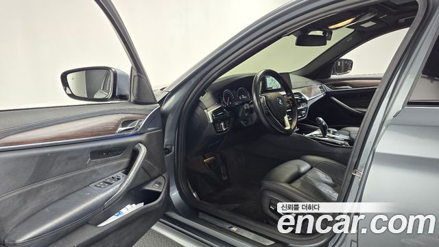 BMW 5-Series 530i xDrive M Sport Package Plus