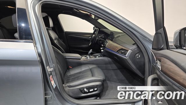 BMW 5-Series 530i xDrive M Sport Package Plus