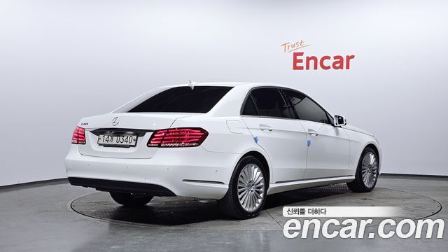 Mercedes-Benz E-Class E300 Elegance