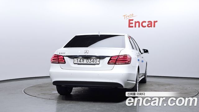 Mercedes-Benz E-Class E300 Elegance