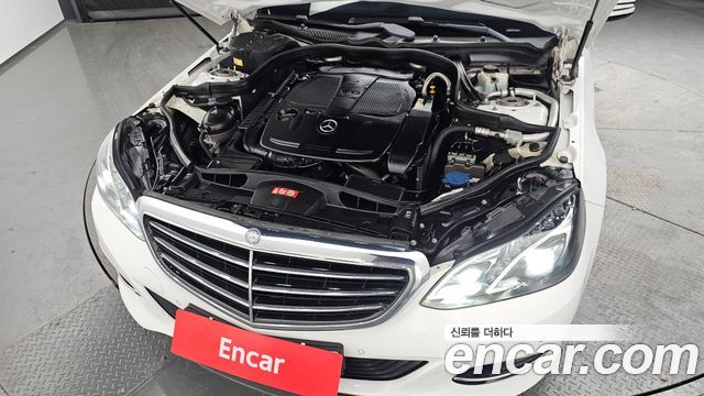 Mercedes-Benz E-Class E300 Elegance
