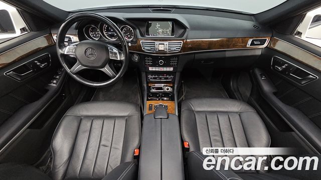 Mercedes-Benz E-Class E300 Elegance