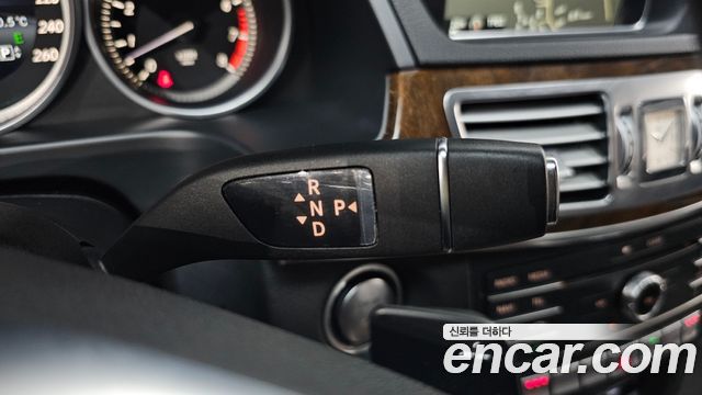 Mercedes-Benz E-Class E300 Elegance