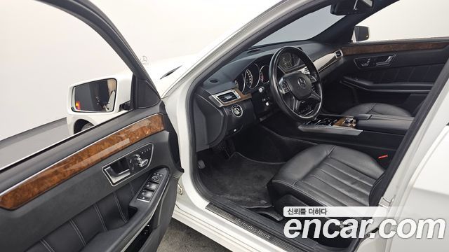 Mercedes-Benz E-Class E300 Elegance
