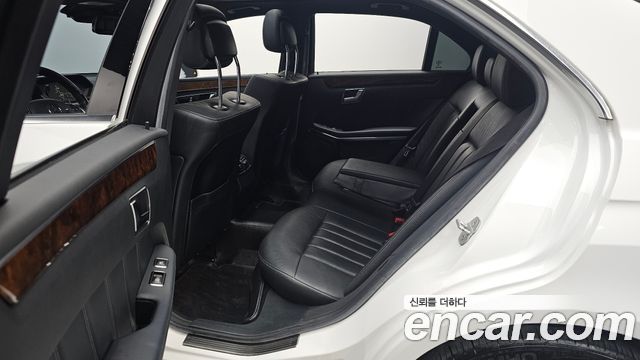 Mercedes-Benz E-Class E300 Elegance