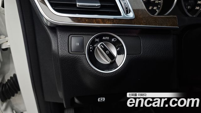 Mercedes-Benz E-Class E300 Elegance