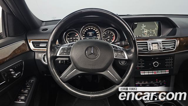 Mercedes-Benz E-Class E300 Elegance