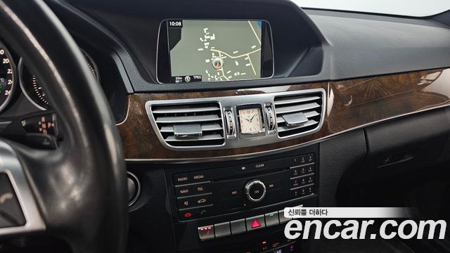 Mercedes-Benz E-Class E300 Elegance