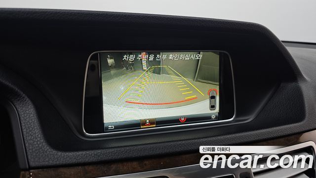Mercedes-Benz E-Class E300 Elegance