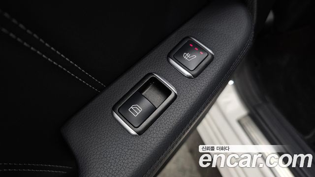 Mercedes-Benz E-Class E300 Elegance
