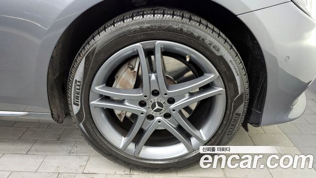 Mercedes-Benz E-Class E300 Exclusive
