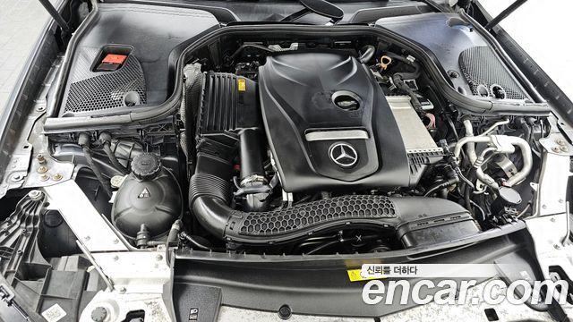 Mercedes-Benz E-Class E300 Exclusive