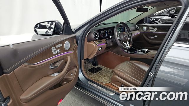Mercedes-Benz E-Class E300 Exclusive