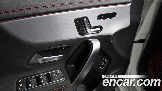 Mercedes-Benz CLA-Class CLA250 4MATIC
