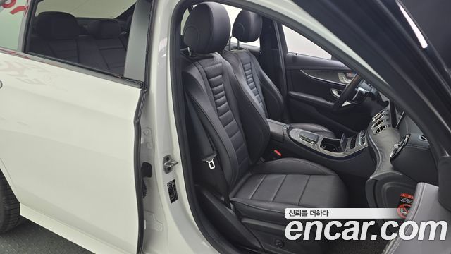 Mercedes-Benz E-Class E350 4MATIC AMG Line