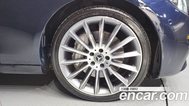Mercedes-Benz E-Class E350 4MATIC AMG Line Edition