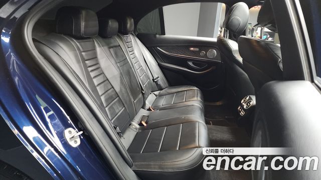 Mercedes-Benz E-Class E350 4MATIC AMG Line Edition