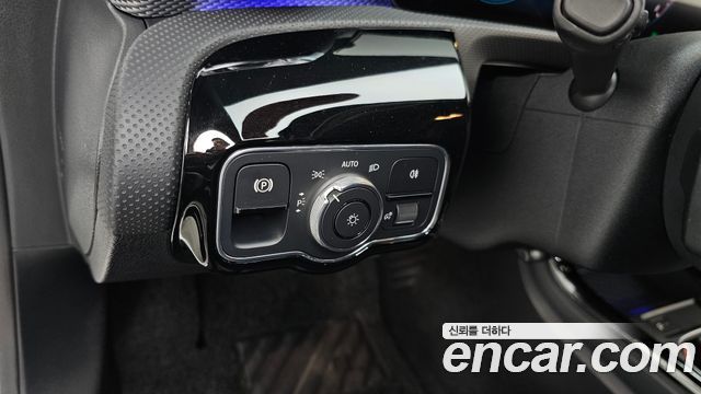 Mercedes-Benz A-Class A220 Hatchback