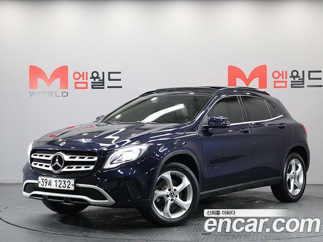 Mercedes-Benz GLA-Class GLA220