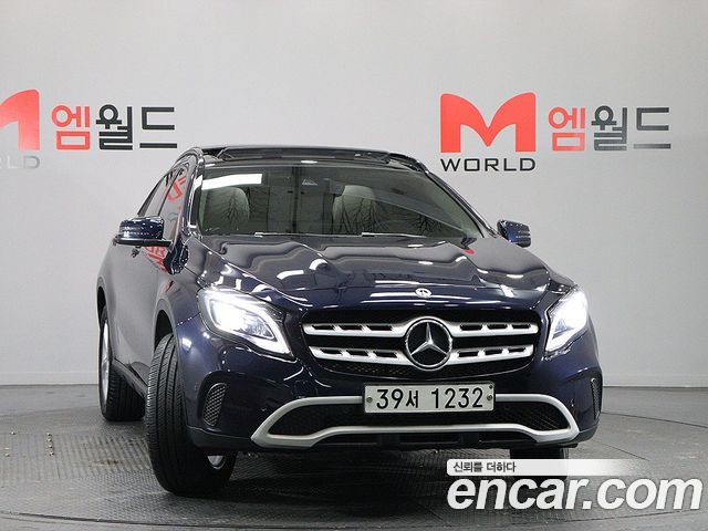 Mercedes-Benz GLA-Class GLA220