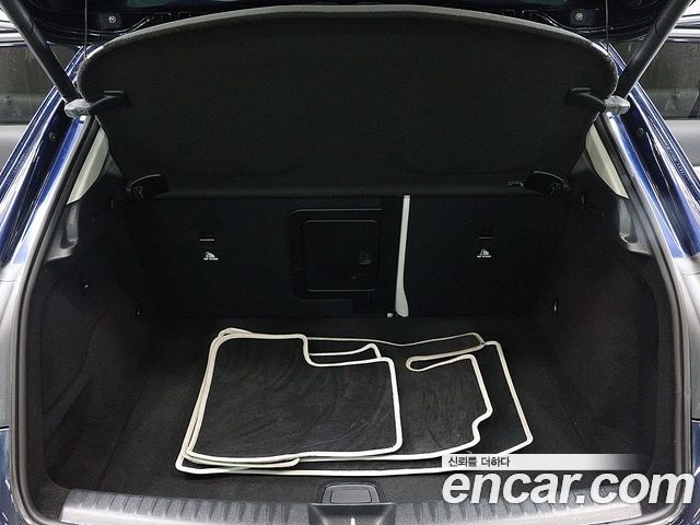 Mercedes-Benz GLA-Class GLA220