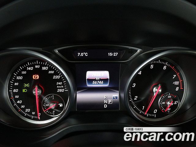 Mercedes-Benz GLA-Class GLA220