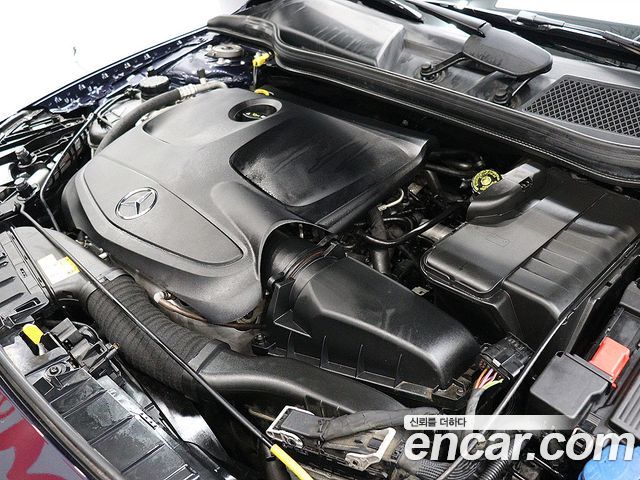 Mercedes-Benz GLA-Class GLA220
