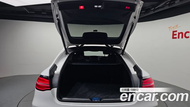 Mercedes-Benz GLC-Class GCL300 4MATIC Coupe