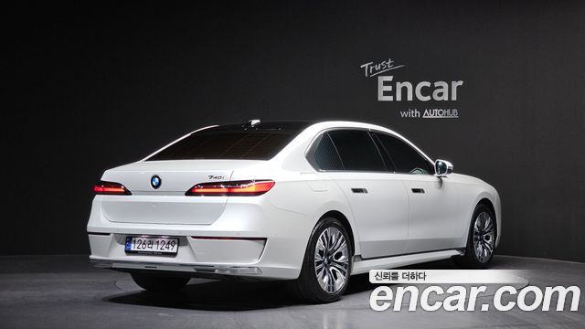 BMW 7-Series 740i sDrive Design Pure Excellence