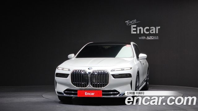 BMW 7-Series 740i sDrive Design Pure Excellence