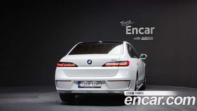 BMW 7-Series 740i sDrive Design Pure Excellence
