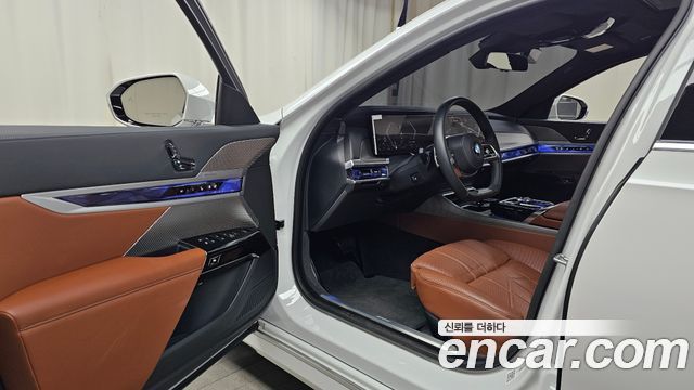 BMW 7-Series 740i sDrive Design Pure Excellence