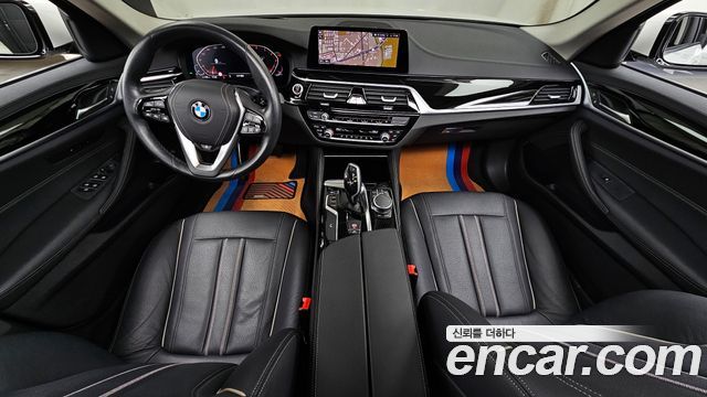 BMW 5-Series 520i Luxury