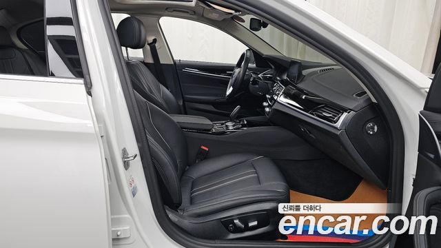 BMW 5-Series 520i Luxury