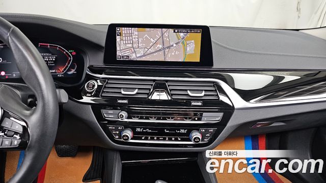 BMW 5-Series 520i Luxury