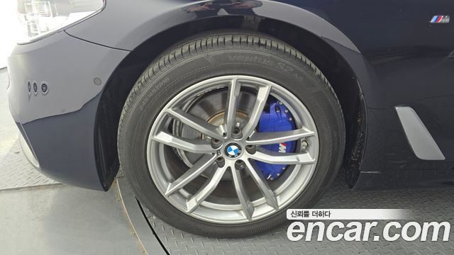 BMW 5-Series 520d xDrive M Sport Package Plus
