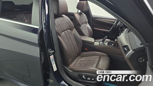 BMW 5-Series 520d xDrive M Sport Package Plus