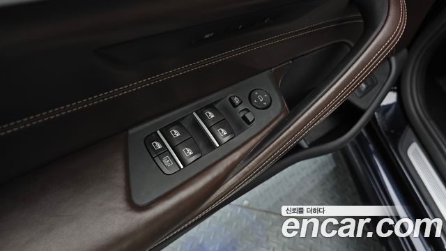 BMW 5-Series 520d xDrive M Sport Package Plus