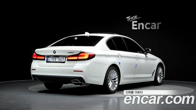 BMW 5-Series 520i Luxury