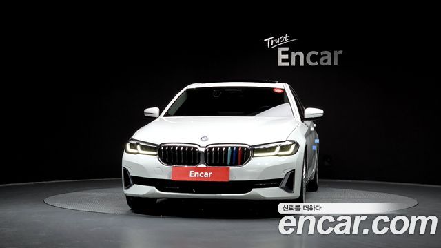 BMW 5-Series 520i Luxury