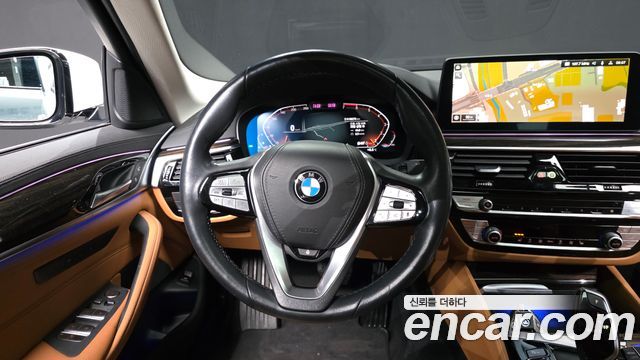 BMW 5-Series 520i Luxury