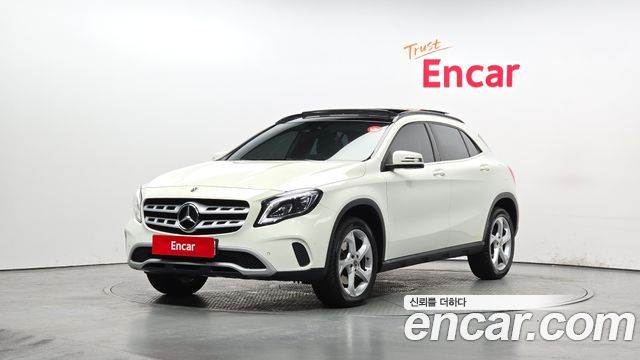 Mercedes-Benz GLA-Class GLA220