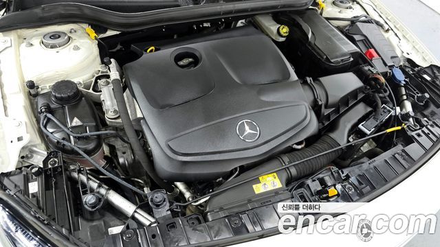 Mercedes-Benz GLA-Class GLA220