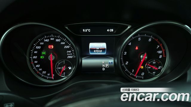Mercedes-Benz GLA-Class GLA220