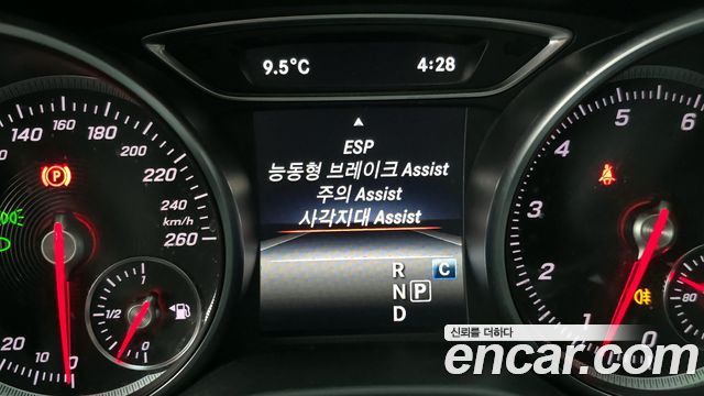 Mercedes-Benz GLA-Class GLA220