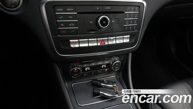 Mercedes-Benz GLA-Class GLA220
