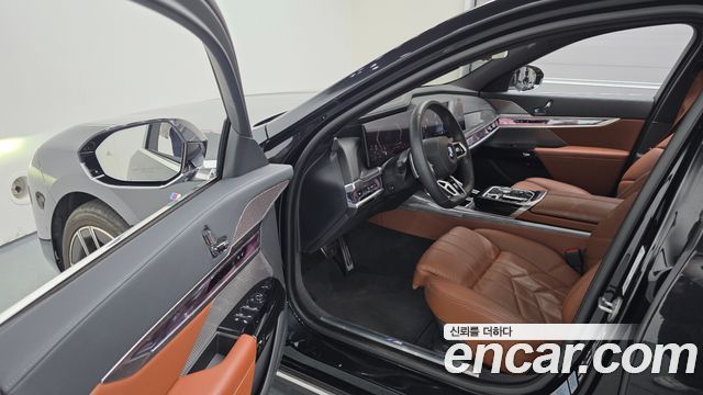 BMW 7-Series 740i xDrive M Sport