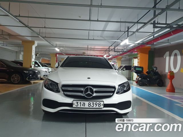 Mercedes-Benz E-Class E220d 4MATIC Avantgarde