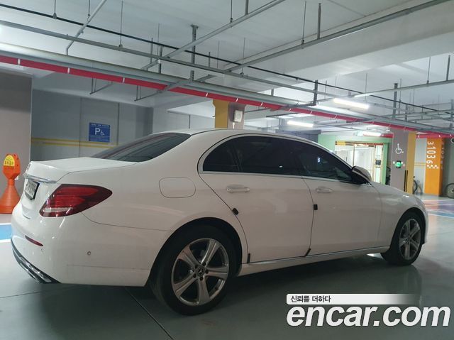 Mercedes-Benz E-Class E220d 4MATIC Avantgarde