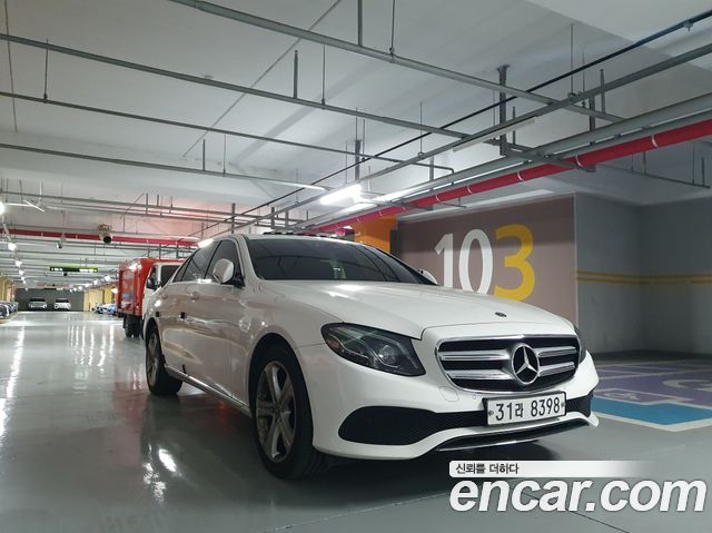 Mercedes-Benz E-Class E220d 4MATIC Avantgarde